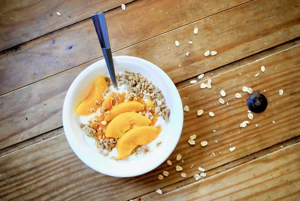 Yogurt, Peaches and Oats Yogurt, Peaches and Oats